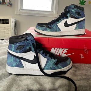 RARE & BARLEY WORN Tye Dye Nike Air Jordan’s  (Women’s, 7.5)